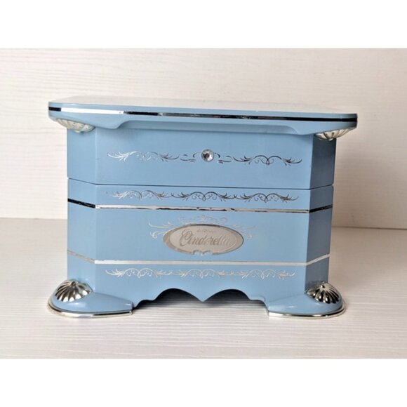 DISNEY CINDERELLA’S DANCE RARE 1ST ISSUE IN THE EVER AFTER MUSIC BOX COLLECTION - Picture 1 of 15